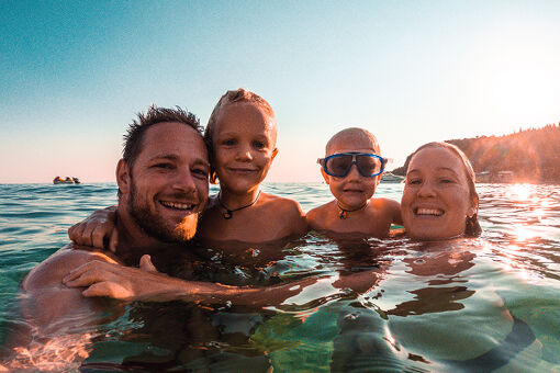 Europe Holidays Right Image